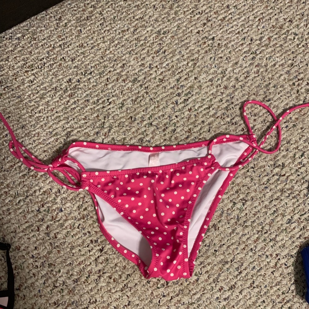 VICTORIA’S SECRET string bikini